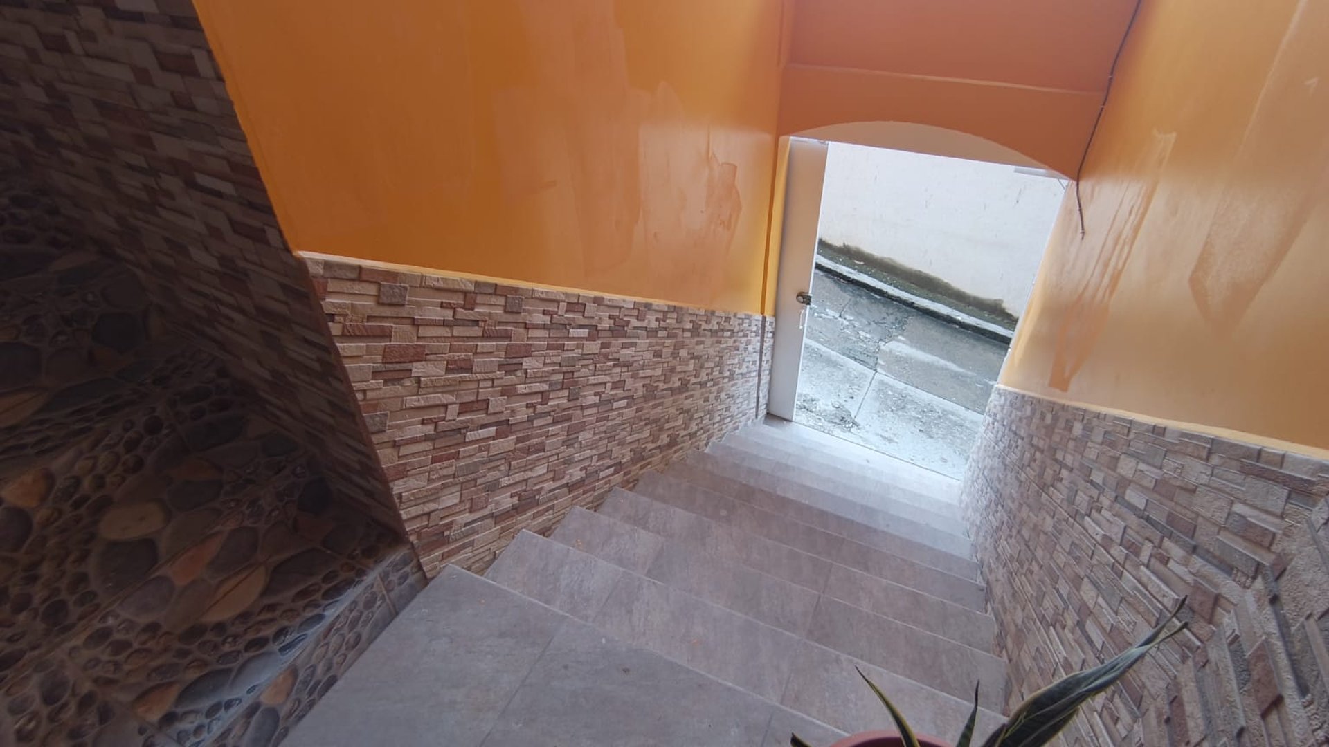 CASA EN RENTA IDEAL PARA OFICINAS O CLINICAS MEDICAS - Miniatura 15