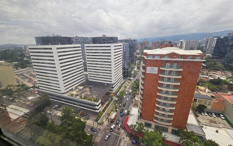 Oficina en Renta en Edificio Reforma Montufar, zona 10 - Miniatura 23