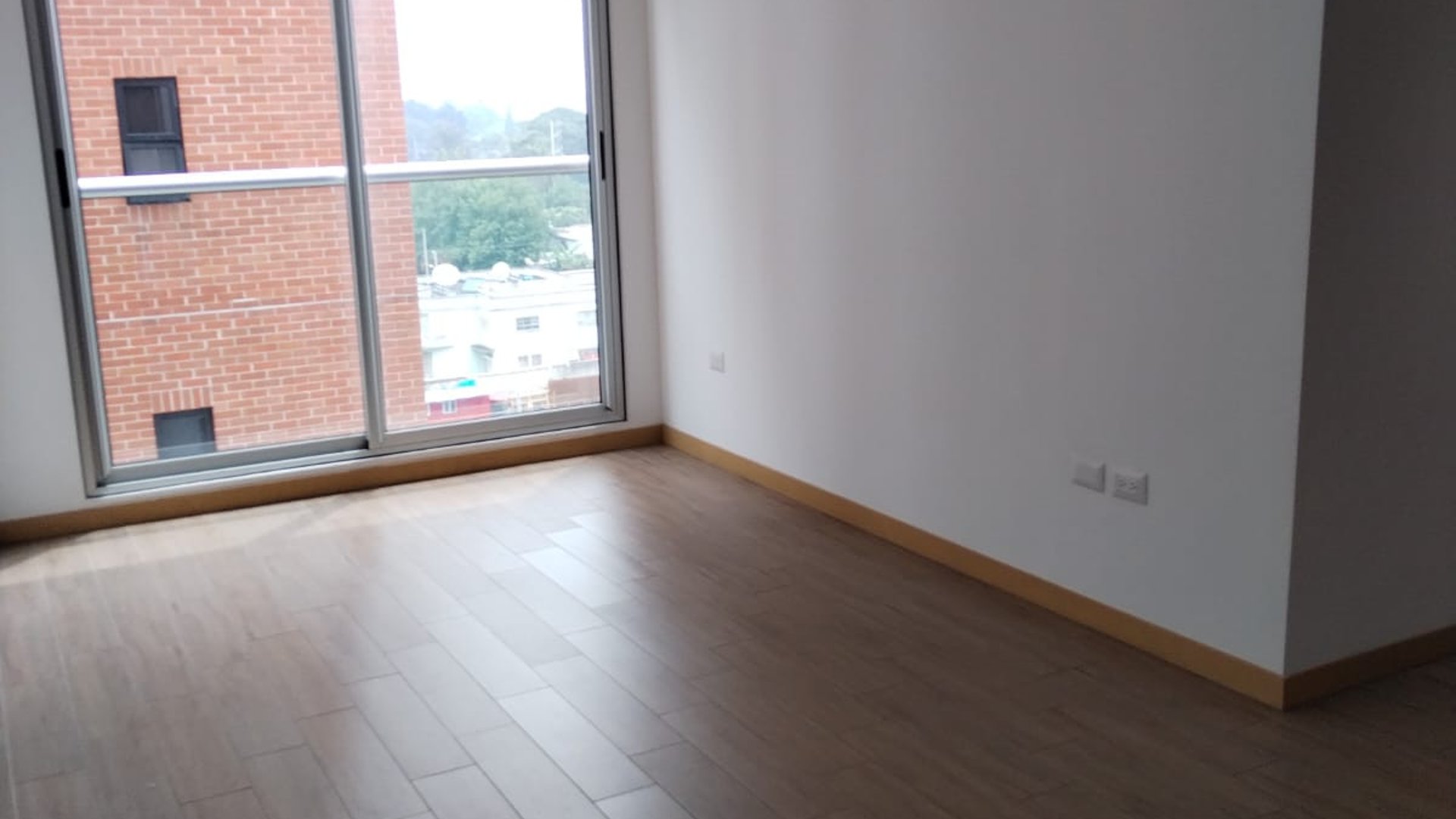 En Renta apartamento 3 habitaciones zona 10 Cityhaus - Image 1