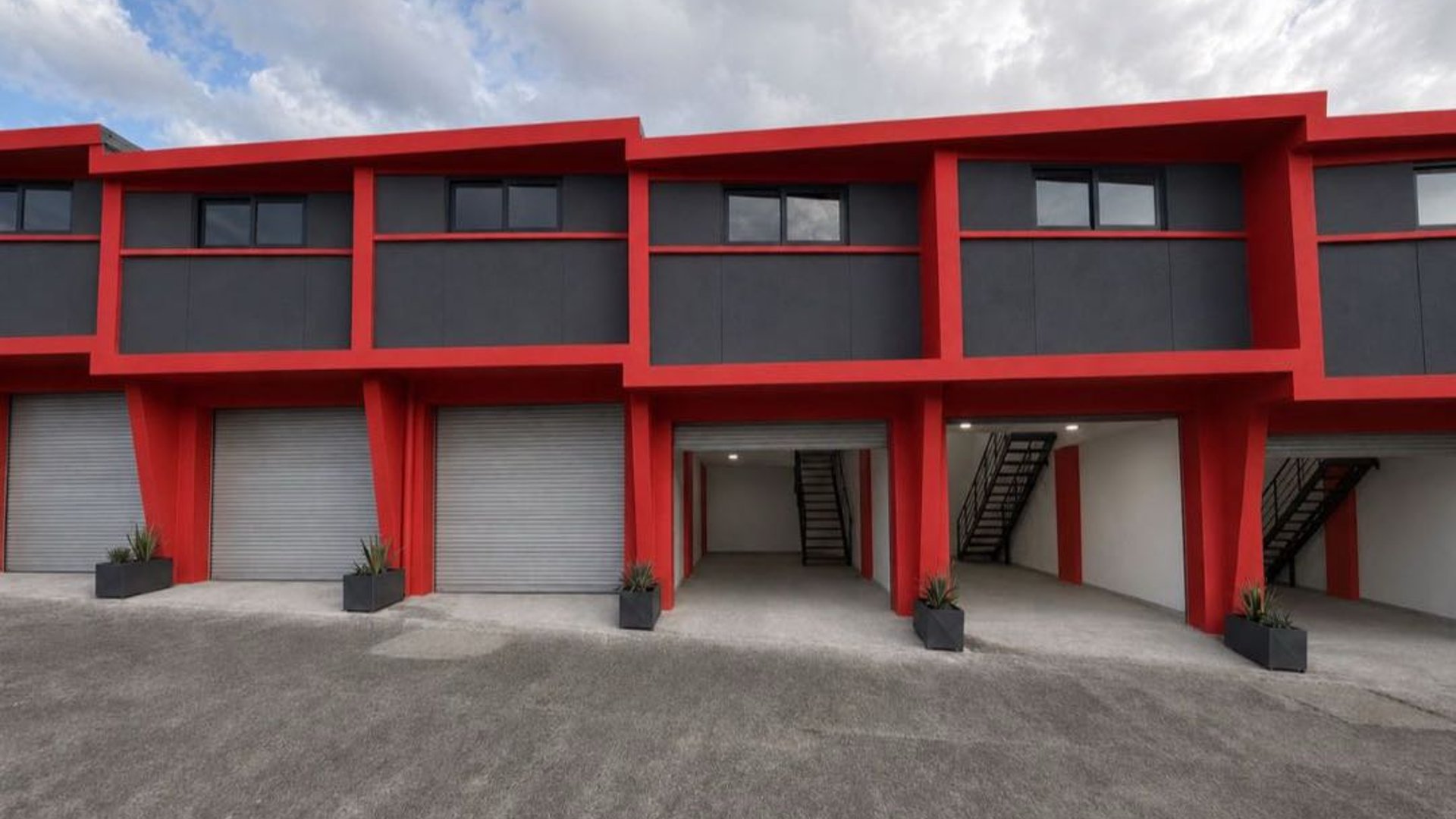 Mini OfiBodegas Santa Rita en alquiler en la Roosevelt, zona 3 Mixco