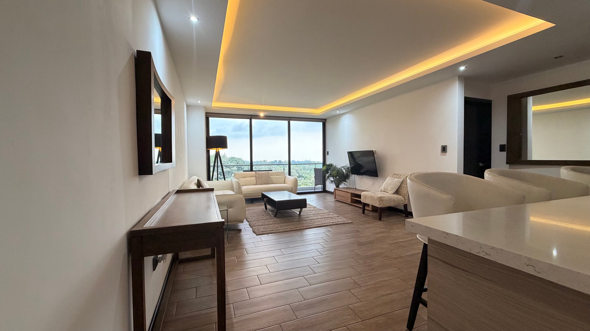 Apartamento en Alquiler Edificio Castalia, zona 15 VH2