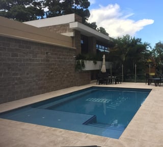 Vendo lindo apartamento ubicado en zona 11 Edificio Mirage
