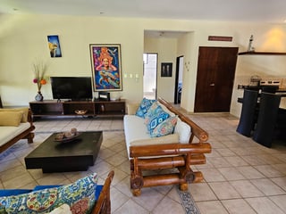 House for Sale in Laguna Quitasombrero, Puerto San José - Spacious with 3 Bedrooms and Pool - Image 6
