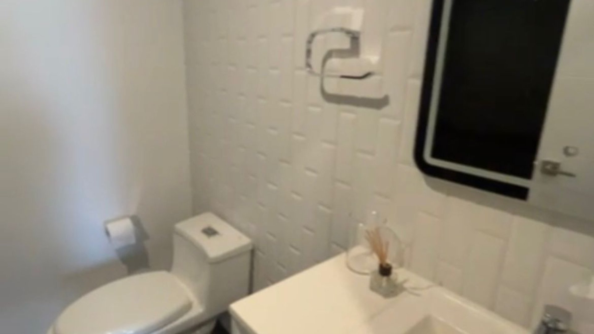 APARTAMENTO EN EDIFICIO GRANAT ZONA 4 - Miniatura 4