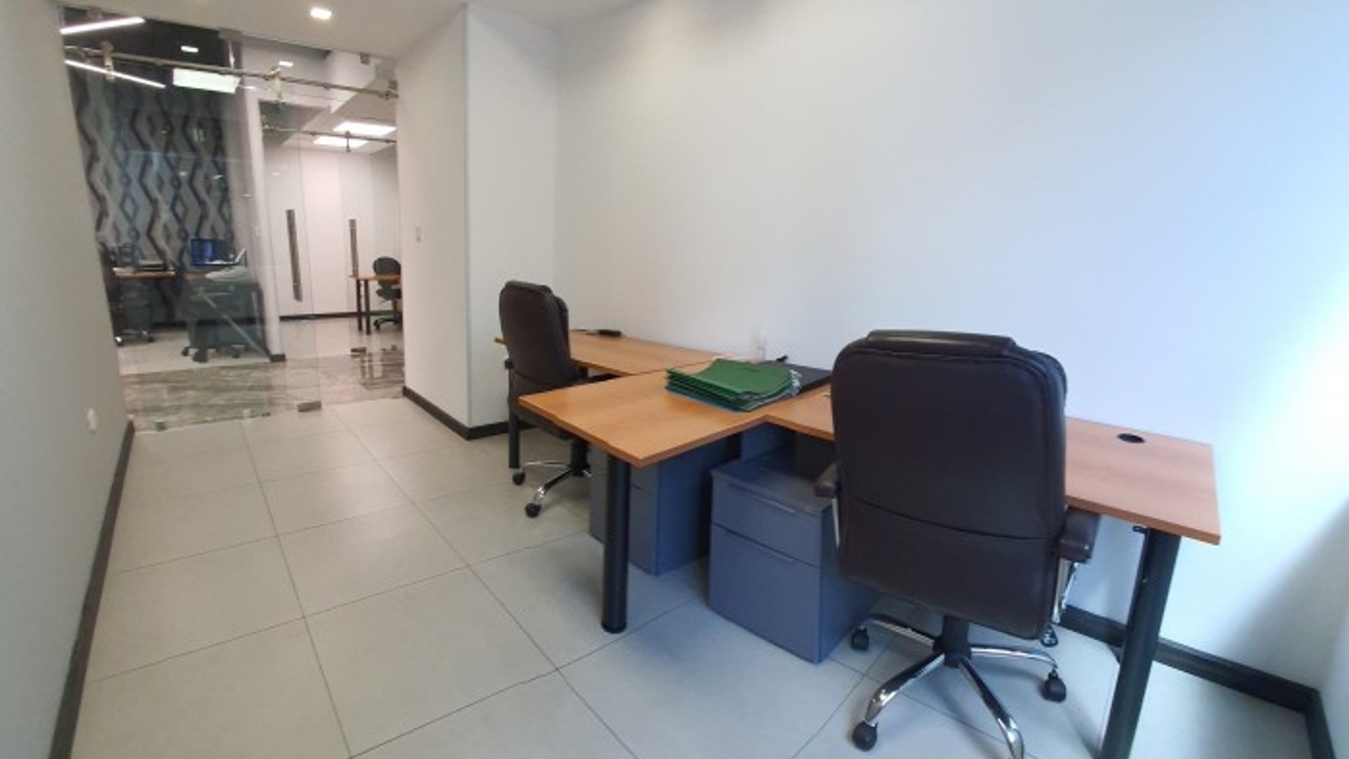 Espacio en Oficina en Renta Edificio Europlaza Zona 14 - Miniatura 3