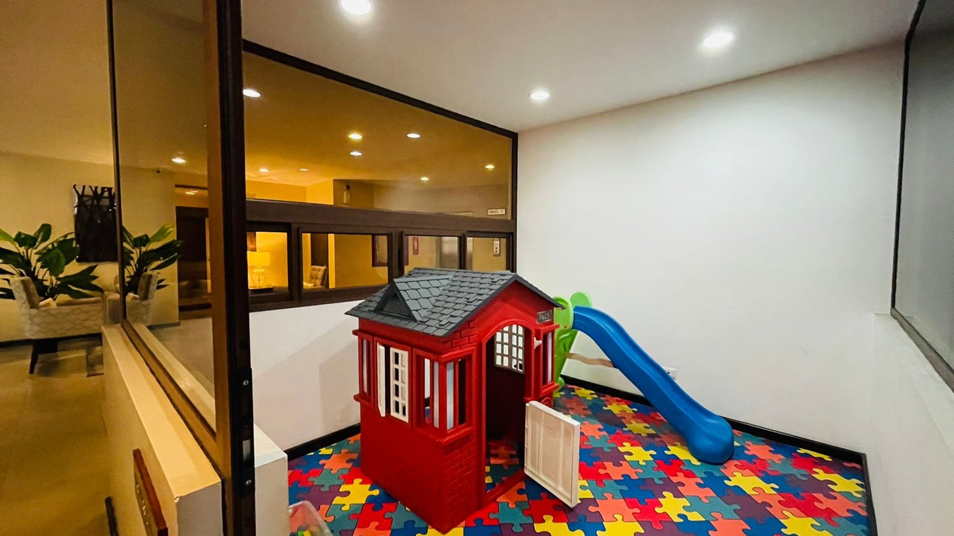 VENTA DE MODERNO APARTAMENTO - ALBERO 15, VH2 ZONA 15 - Miniatura 11