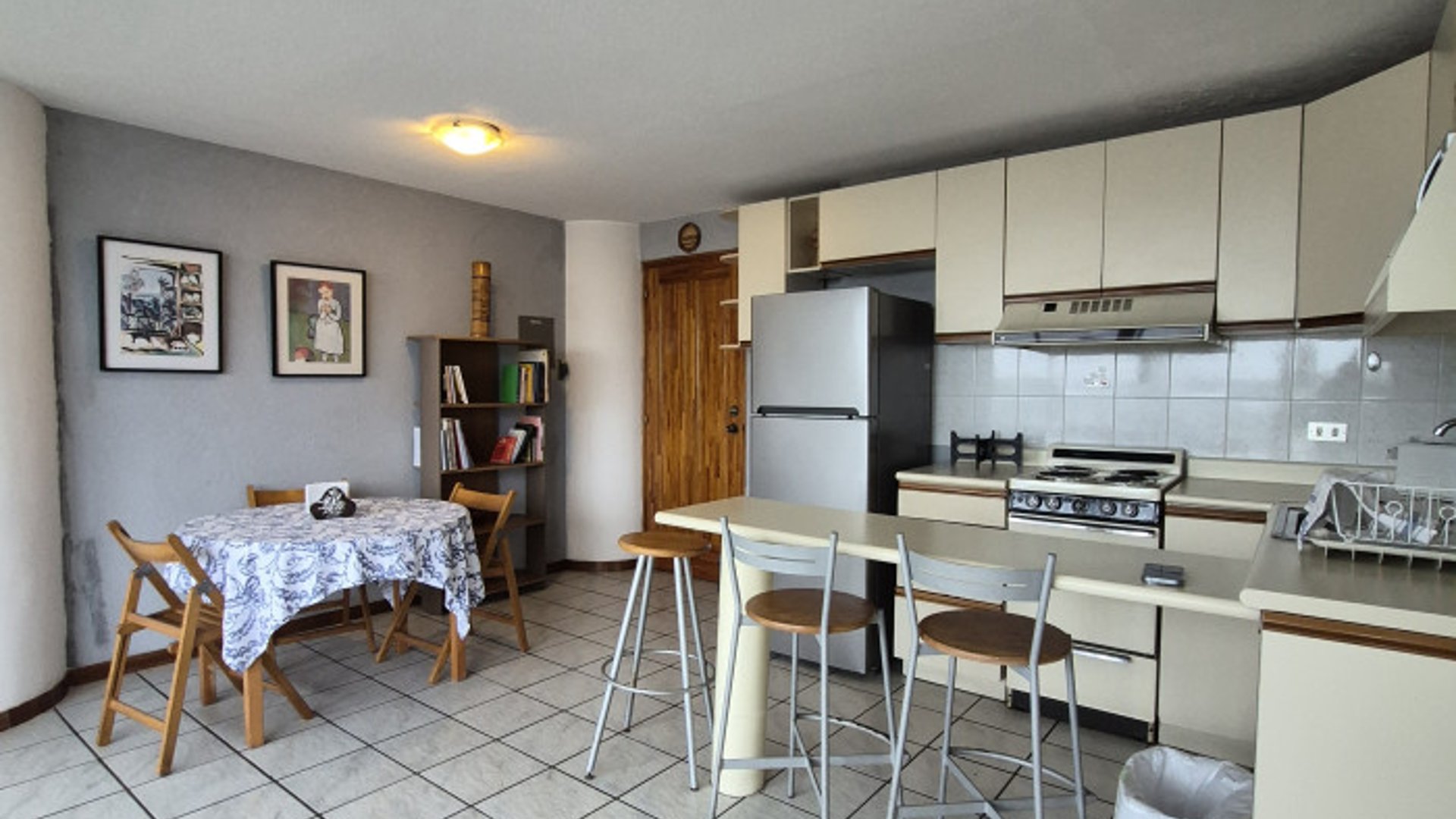 Renta apartamento amplio de 1 habitación en zona 15 VH2 - Miniatura 5