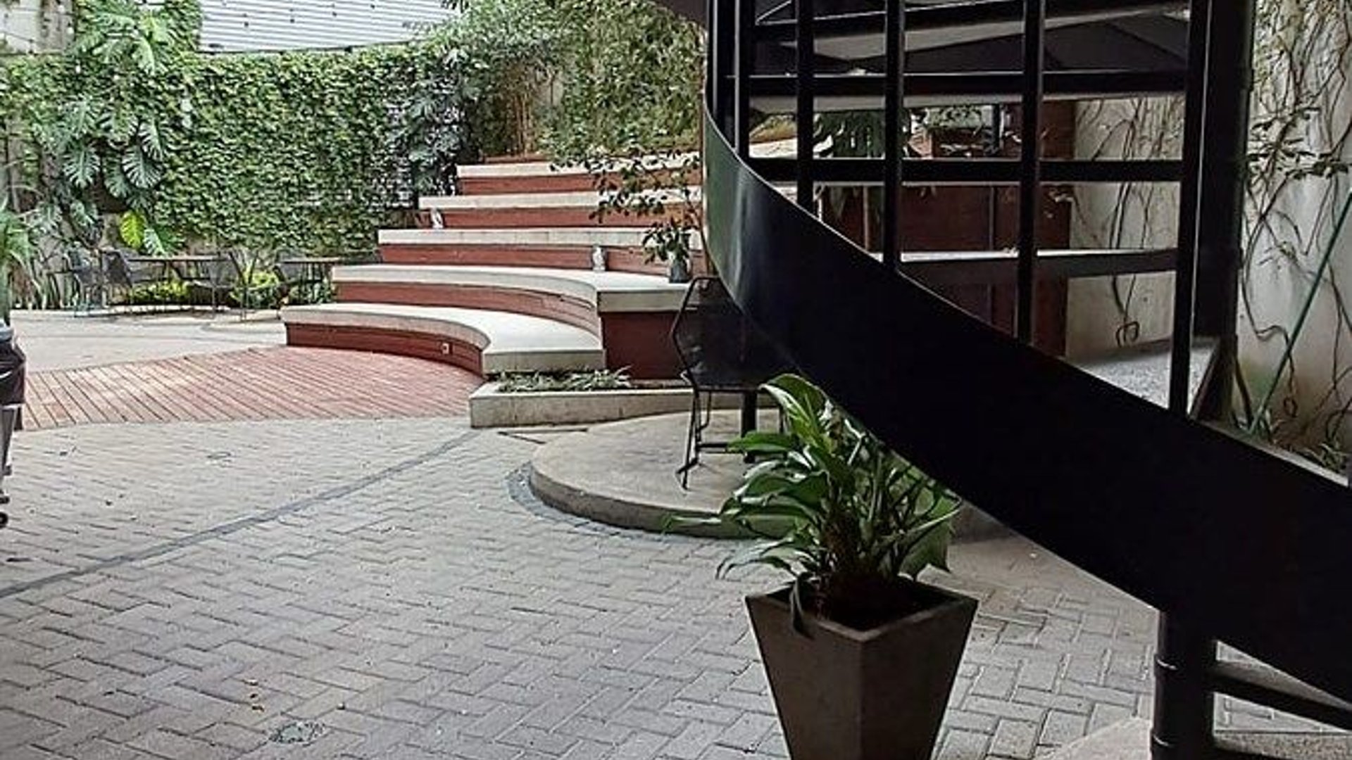 OFICINA EN VENTA O RENTA – EDIFICIO GRANAT, ZONA 4 - Miniatura 24