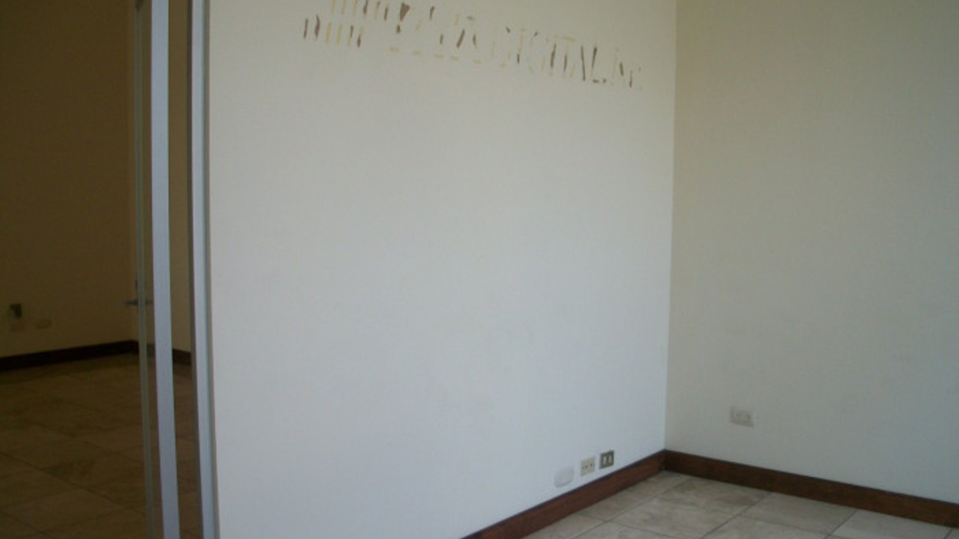 En Venta Local Comercial en zona 15 Edificio Avante - Miniatura 5