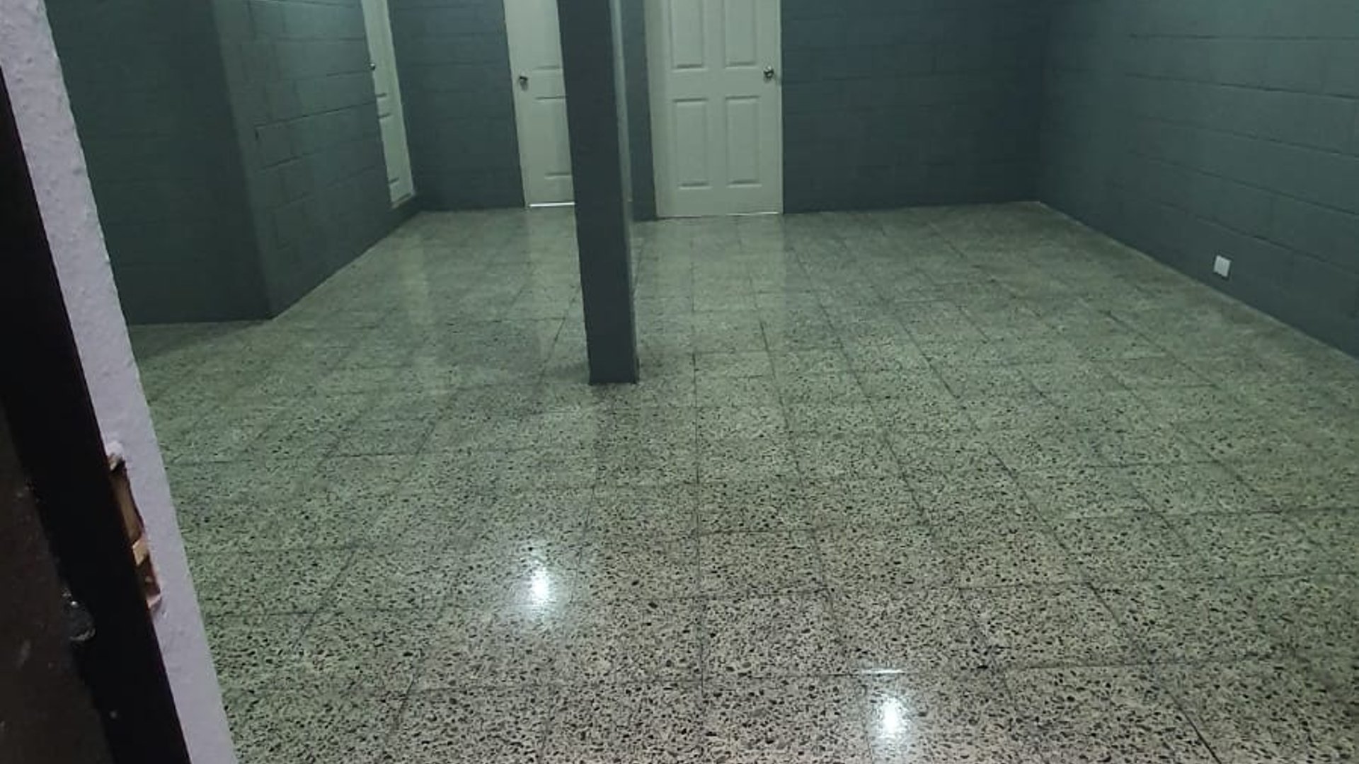Local en renta sobre Aguilar Batres zona 12 - Miniatura 8