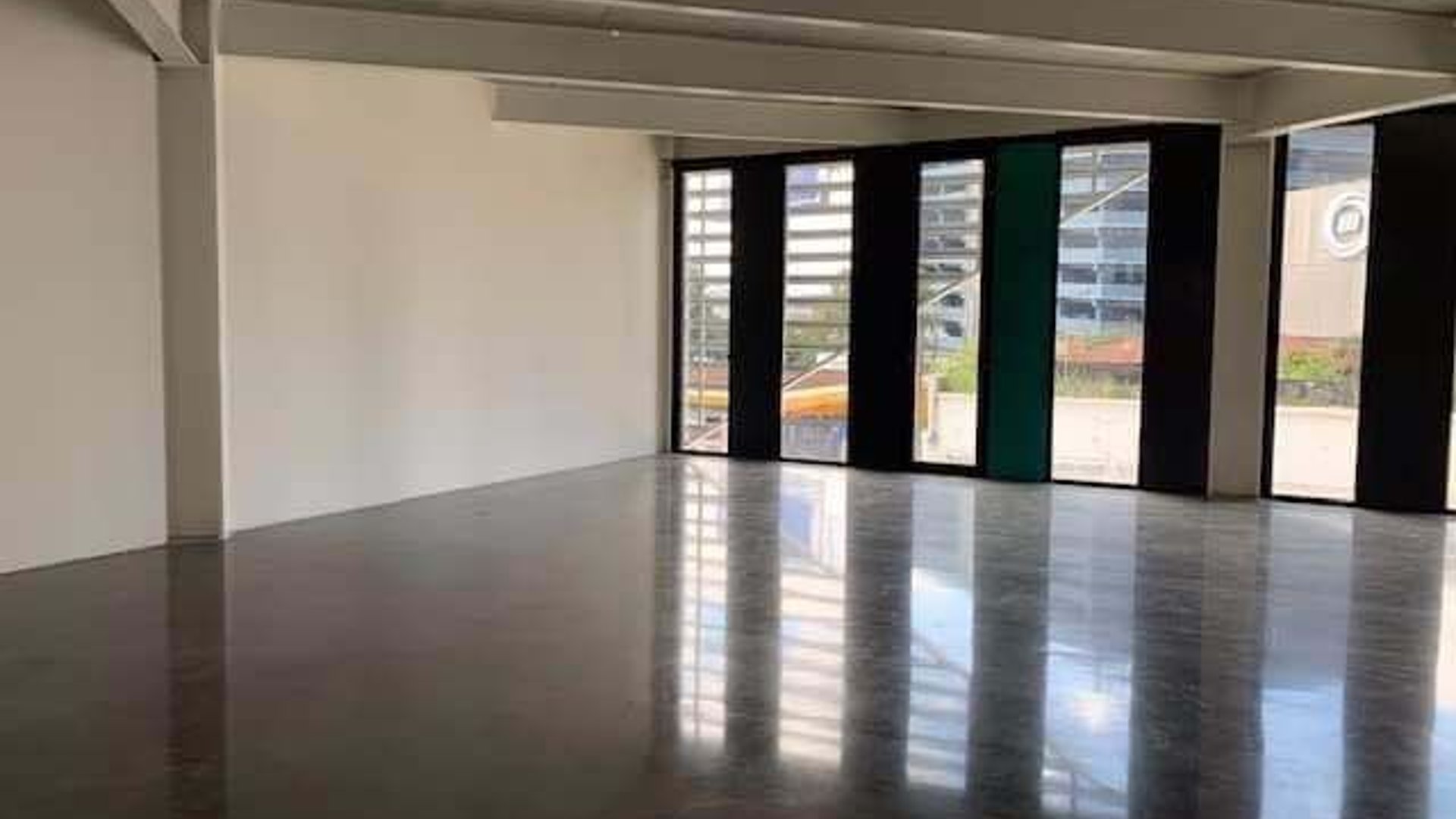 Vendo oficina de 188mt2 en Zona 4. $369,000