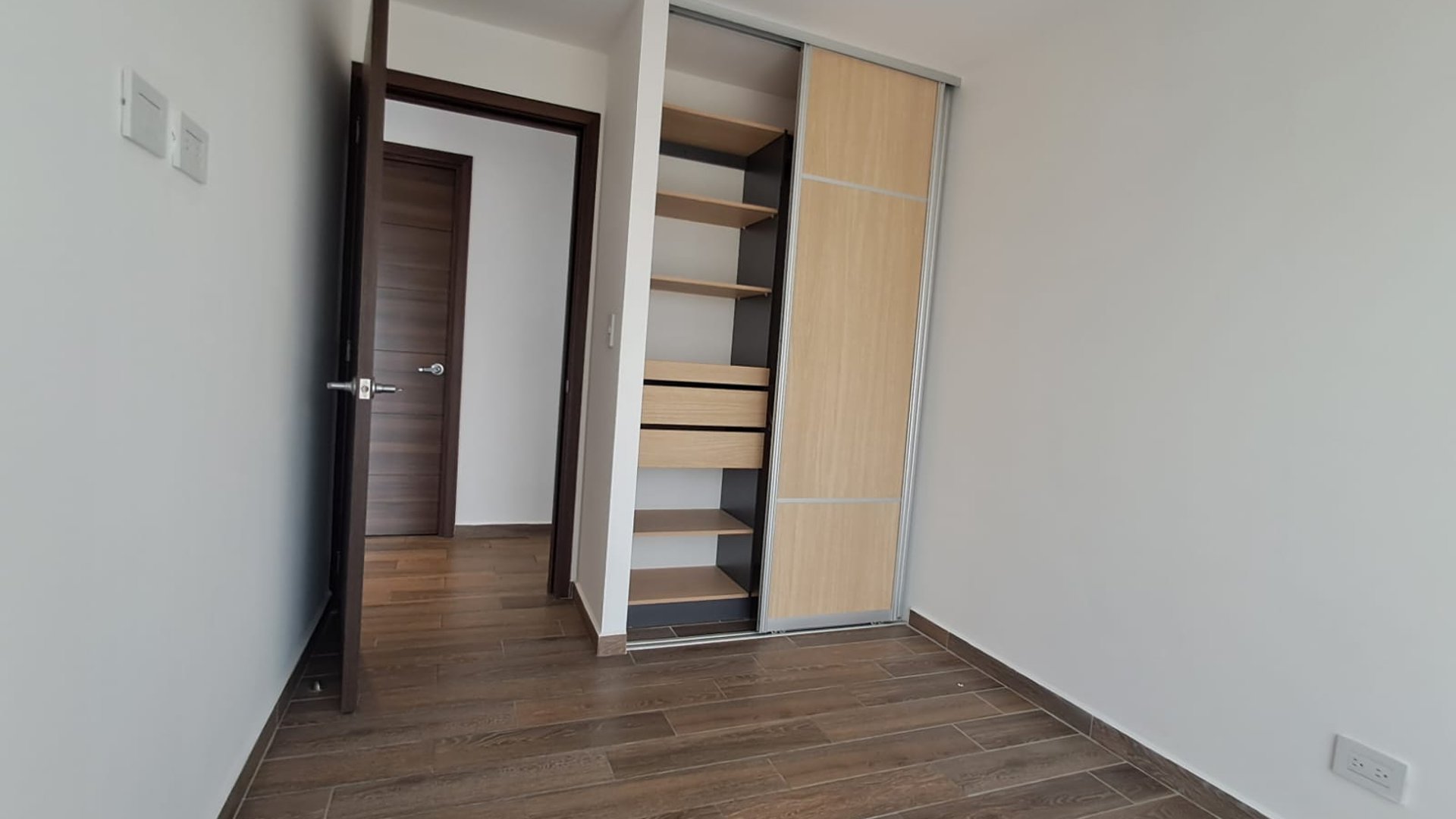 ???? APARTAMENTO EN RENTA – 3 HAB | EDIFICIO PARQUE 15 | ZONA 15 - Miniatura 11