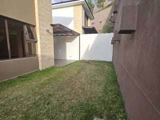 Casa nueva en alquiler en Lomas de San Isidro, zona 16 - Image 5