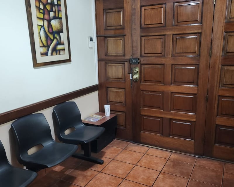 📍 OFICINA EN RENTA CON MOBILIARIO – 8 AMBIENTES | EDIFICIO ZONA 1