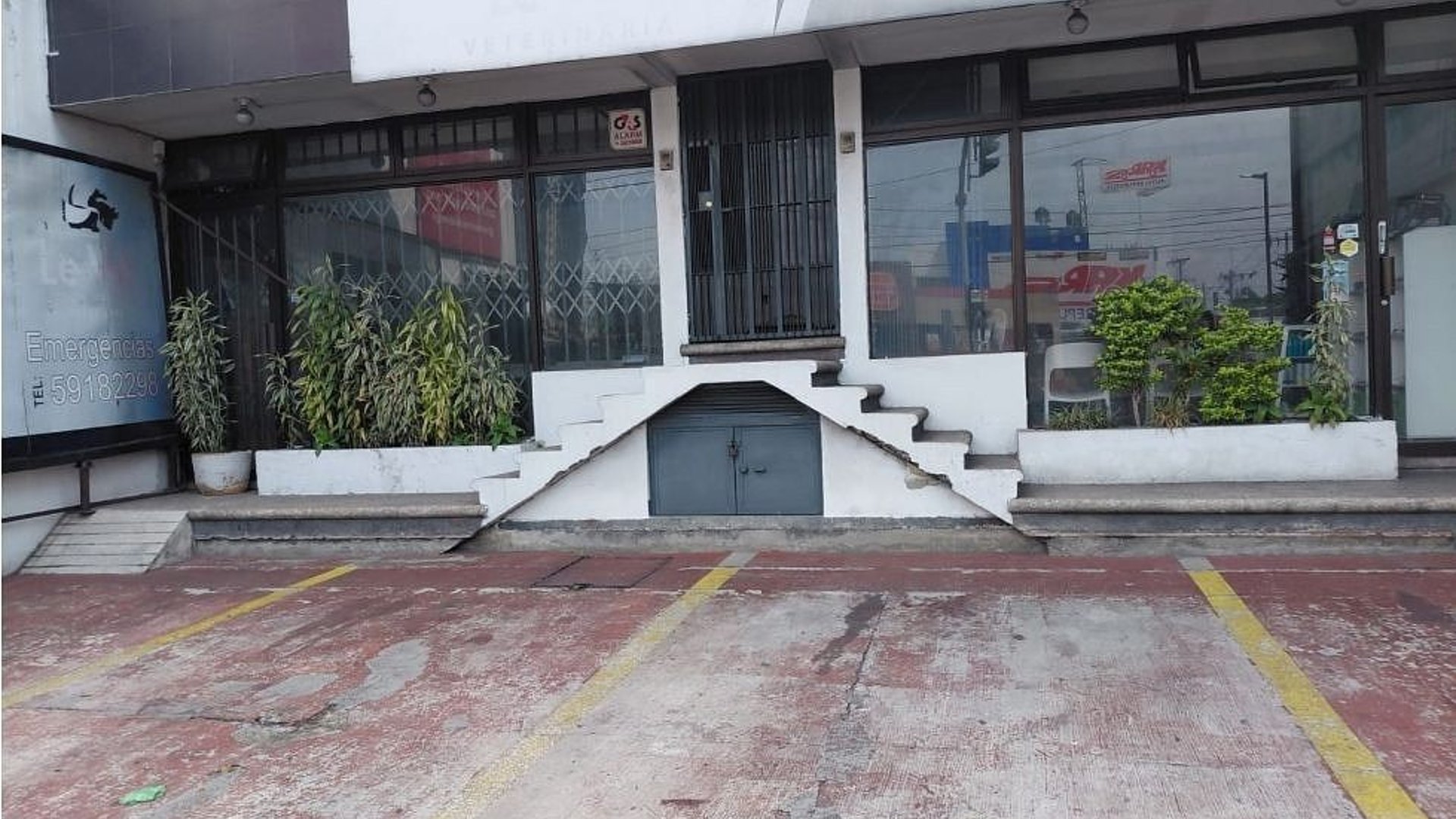 LOCAL COMERCIAL EN RENTA – ZONA 10