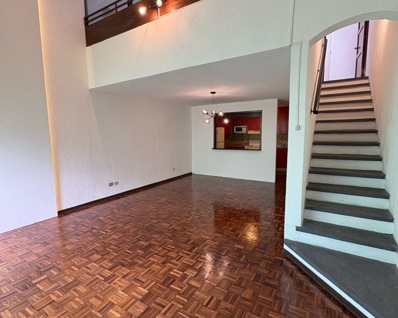 Apartamento tipo loft con jardín en alquiler Las Conchas zona 14