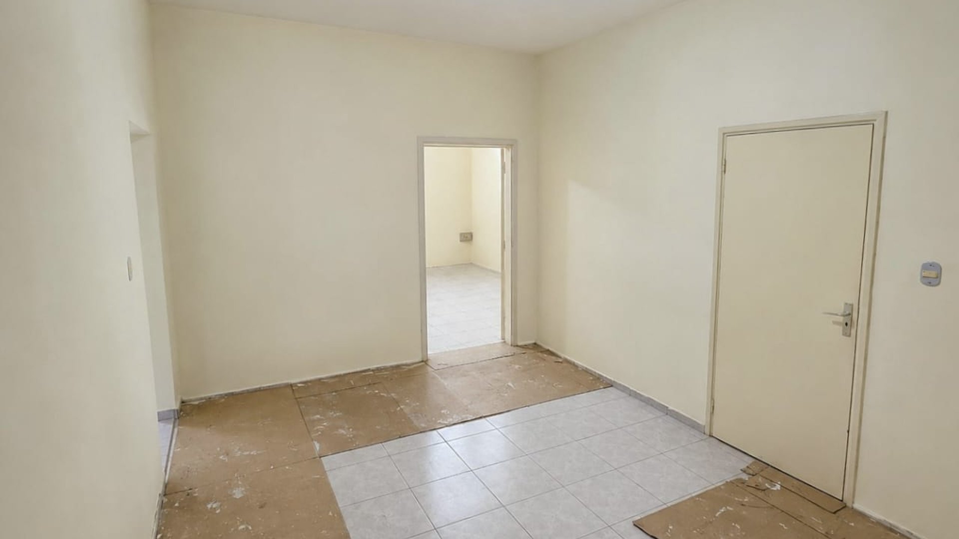 Renta de ofibodega de 900 metros en zona 9 Ref-6024 - Miniatura 3