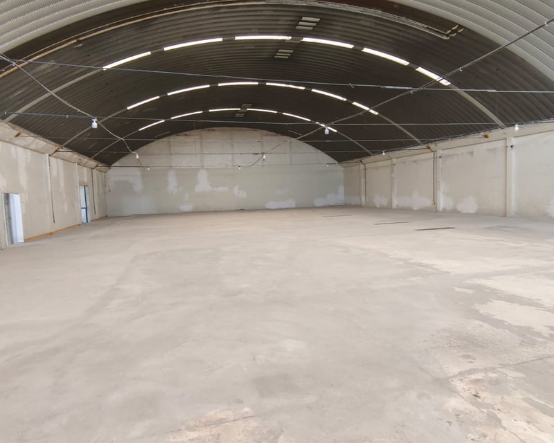 Warehouse for Rent in La Escuadrilla, Mixco - 1800m² - 4 Baths - $12,600 + IVA