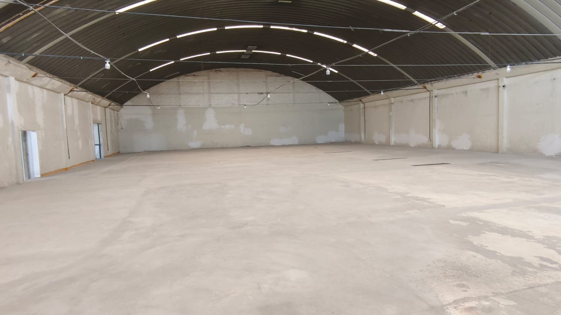 Warehouse for Rent in La Escuadrilla, Mixco - 1800m² - 4 Baths - $12,600 + IVA