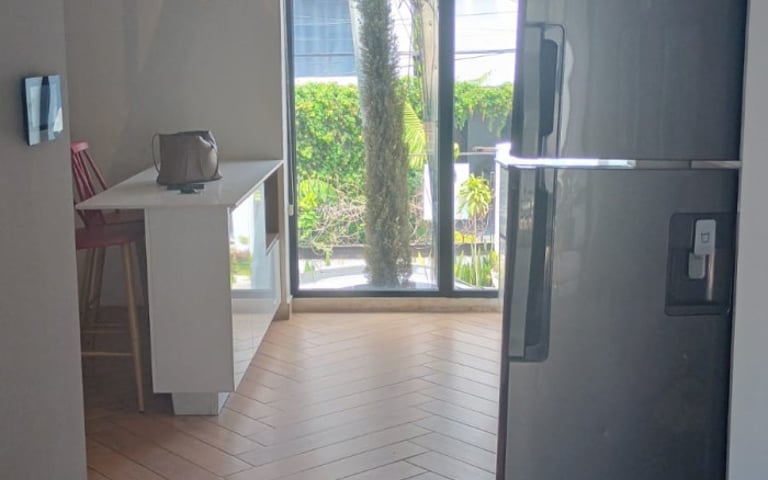 Renta de Apartamento amueblado en Edificio 1/4, Zona 15 - Miniatura 4