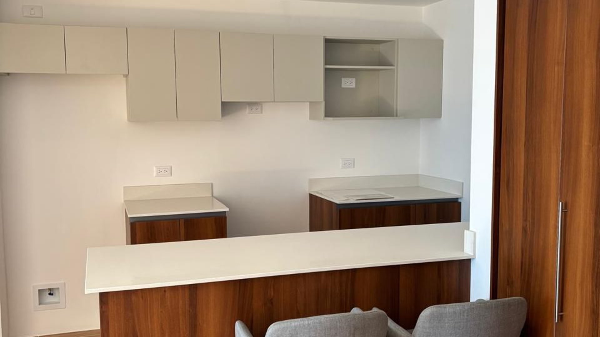 Apartamento en renta de 2 habitaciones y linea blanca en Z13 Ref-5523