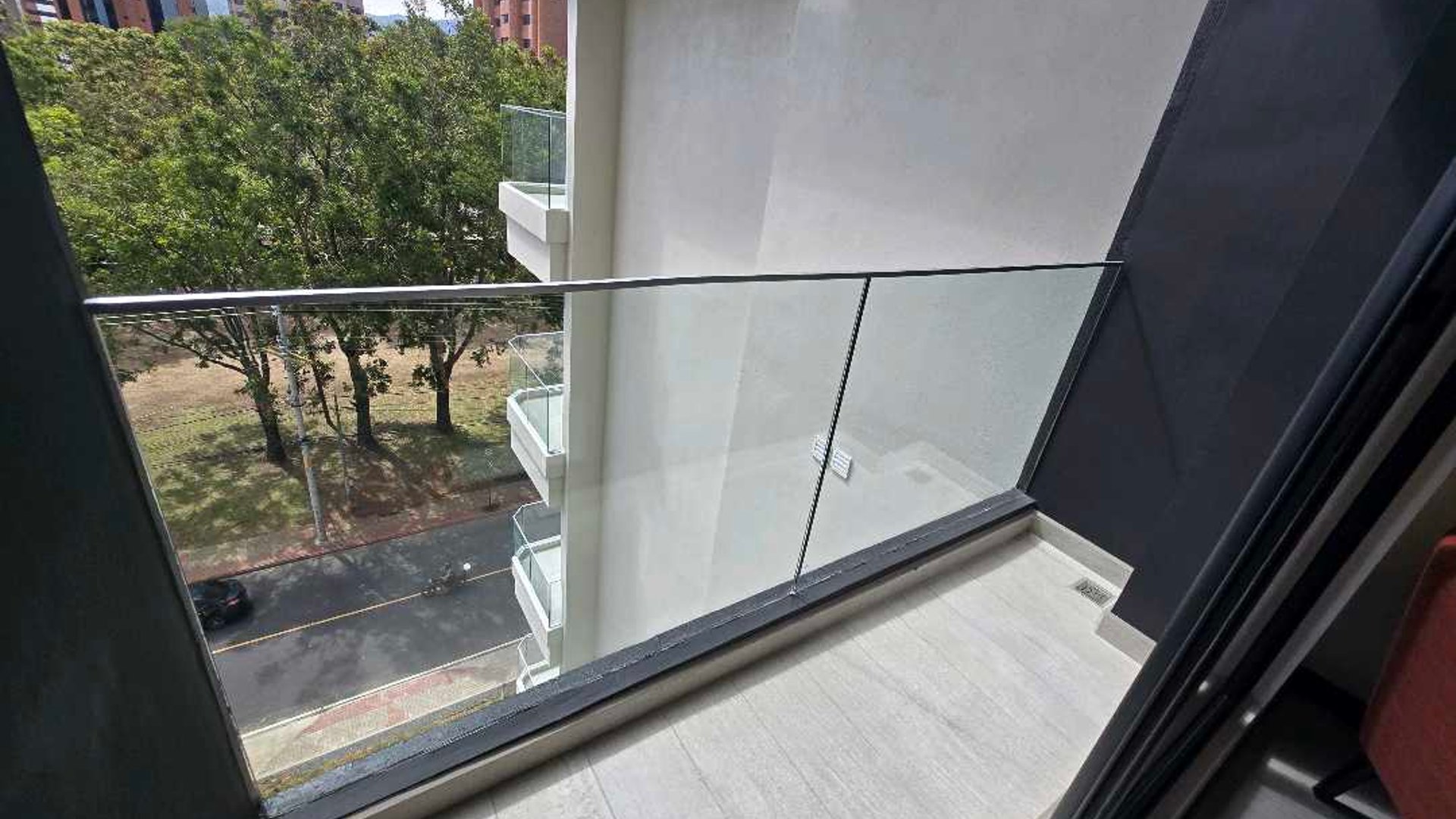 APARTAMENTO SEMIAMUEBLADO EN ALQUILER EN ZONA 13 - Miniatura 16