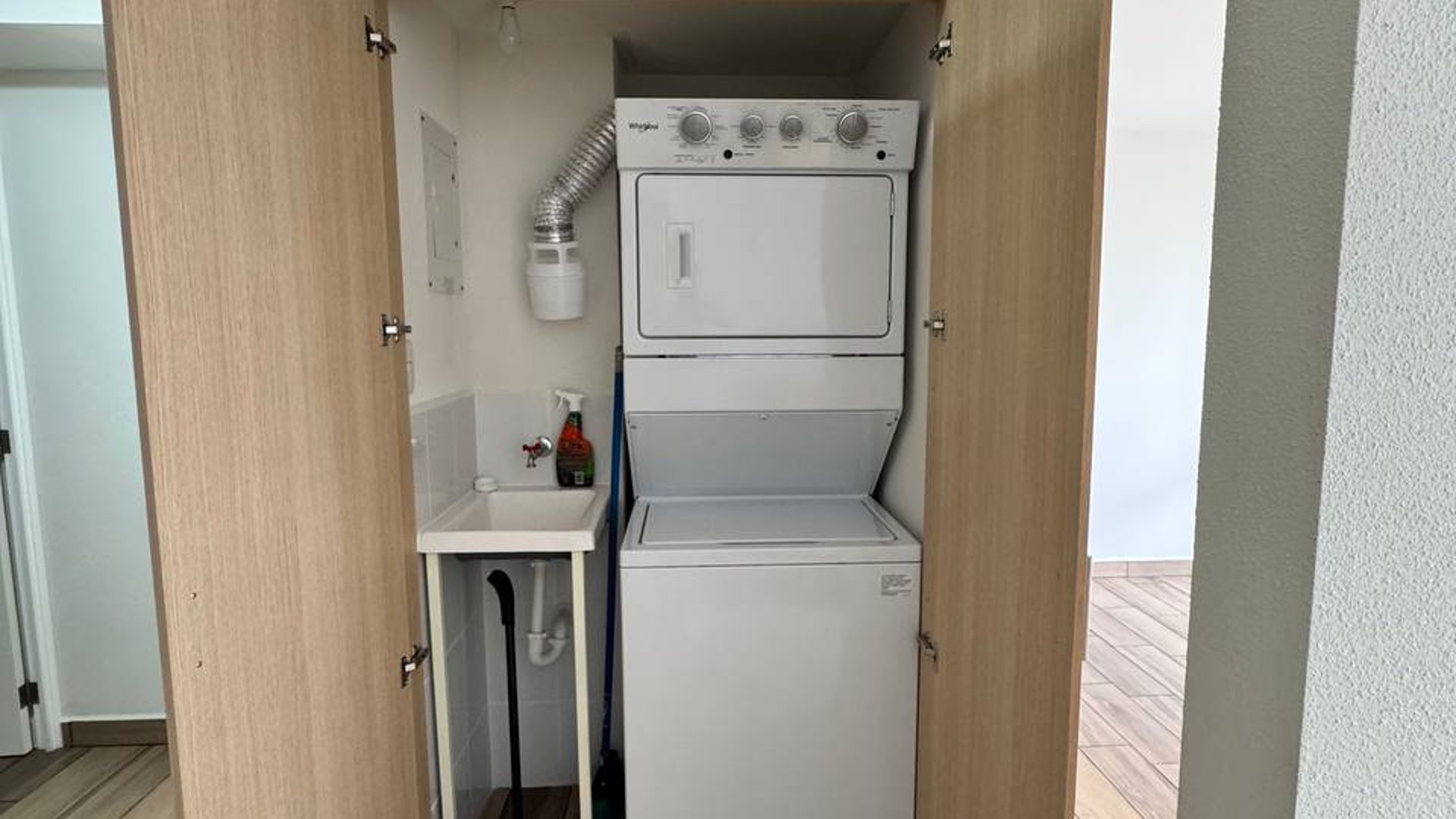 Apartamento en renta en Lares 17 zona 17 - Miniatura 7