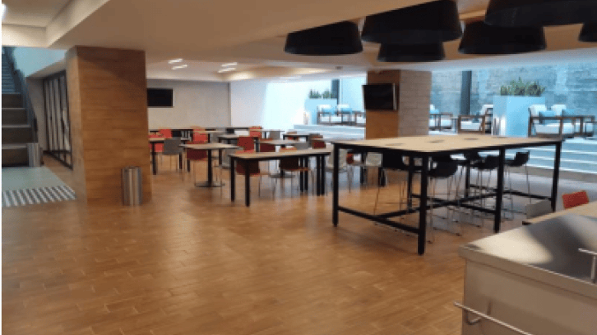 Local Comercial en Renta en zona 9 - Miniatura 2