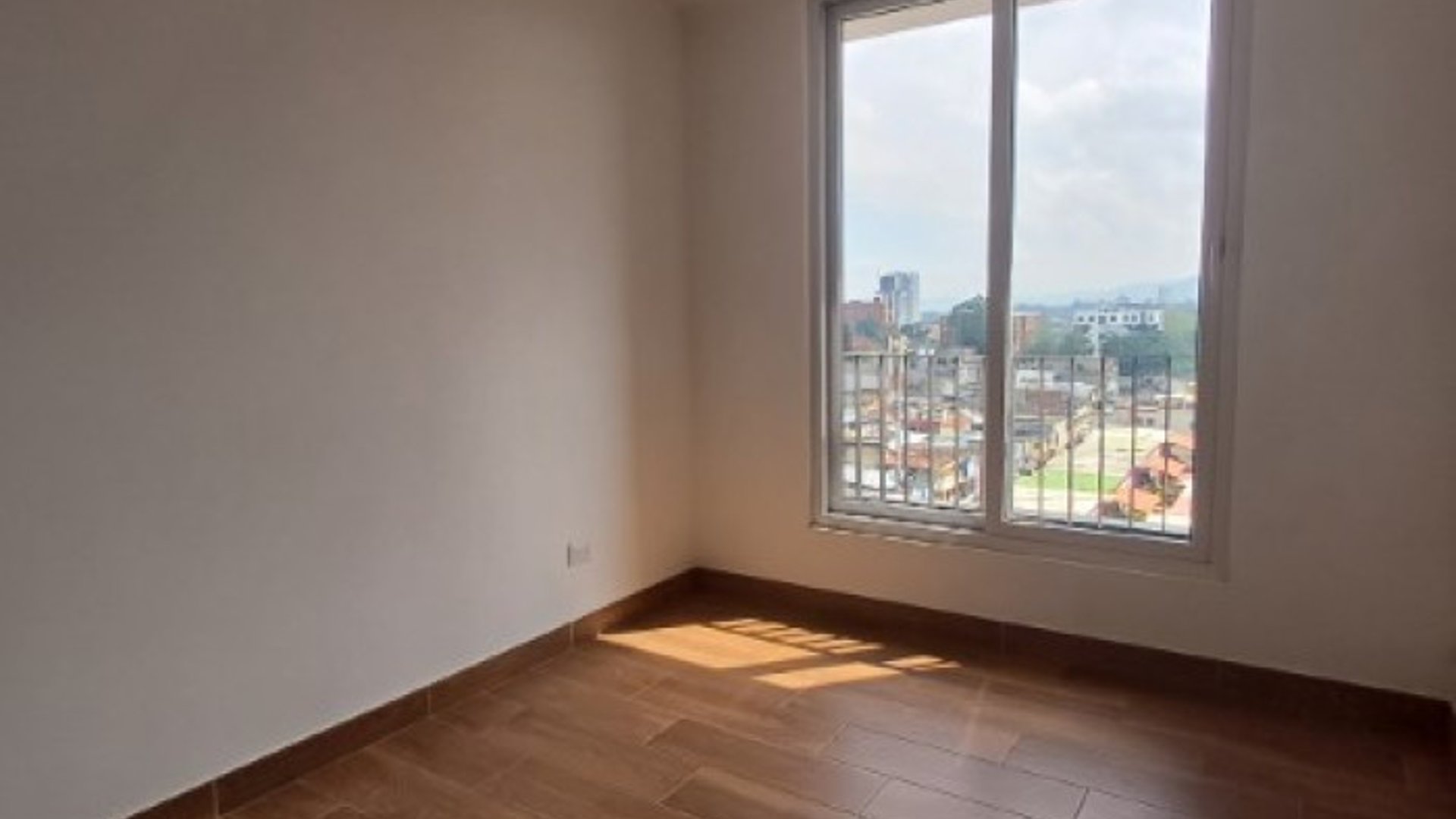 Apartamento en renta Edificio ROQUE Zona 2 Ciudad - Miniatura 20