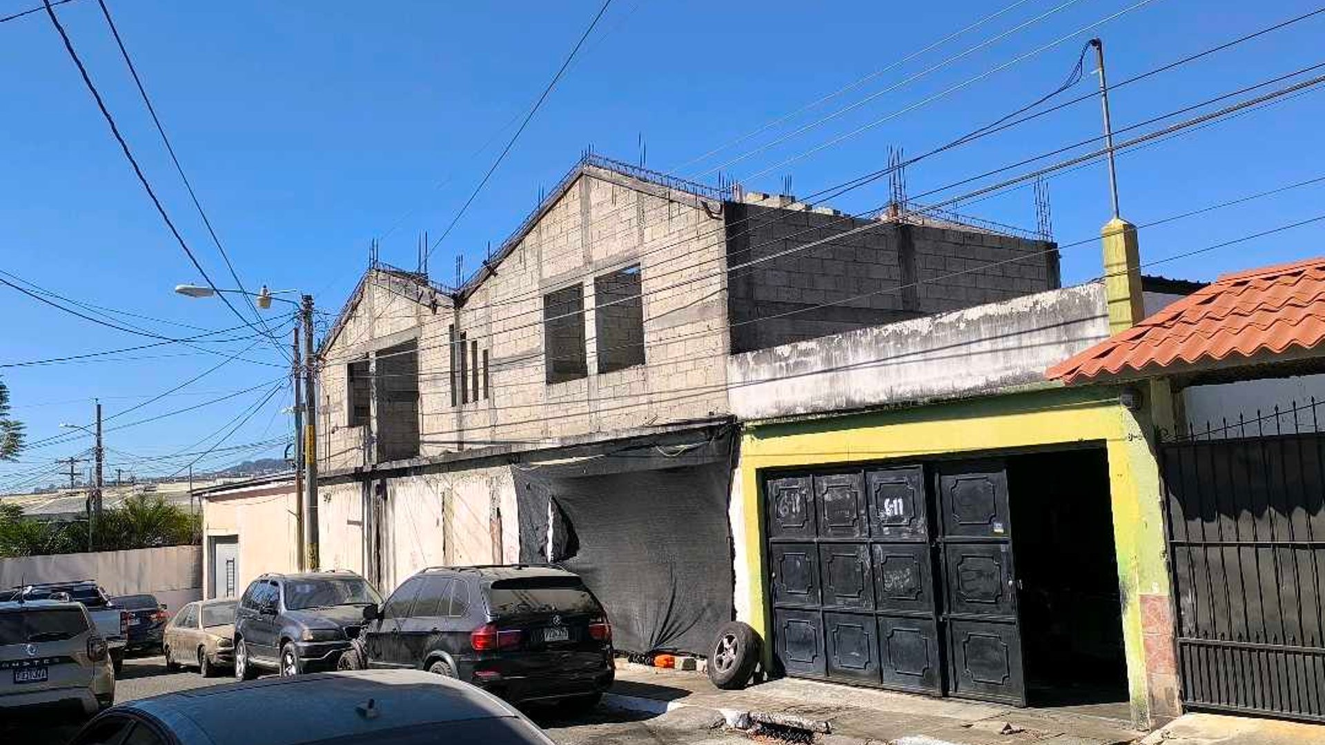Vendo en Residenciales Catalina, Amplia propiedad con con 4 Locales - Miniatura 4