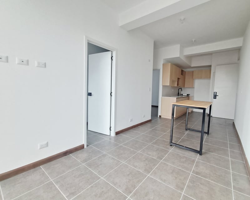 APARTAMENTO EN RENTA P/ESTRENAR,  EDIF. QUINCE ESQUINA, ZONA 15