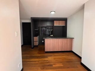 Apartamento en venta zona 11 edificio Villa Mariscal de 2 habitaciones + un parqueo - Image 2