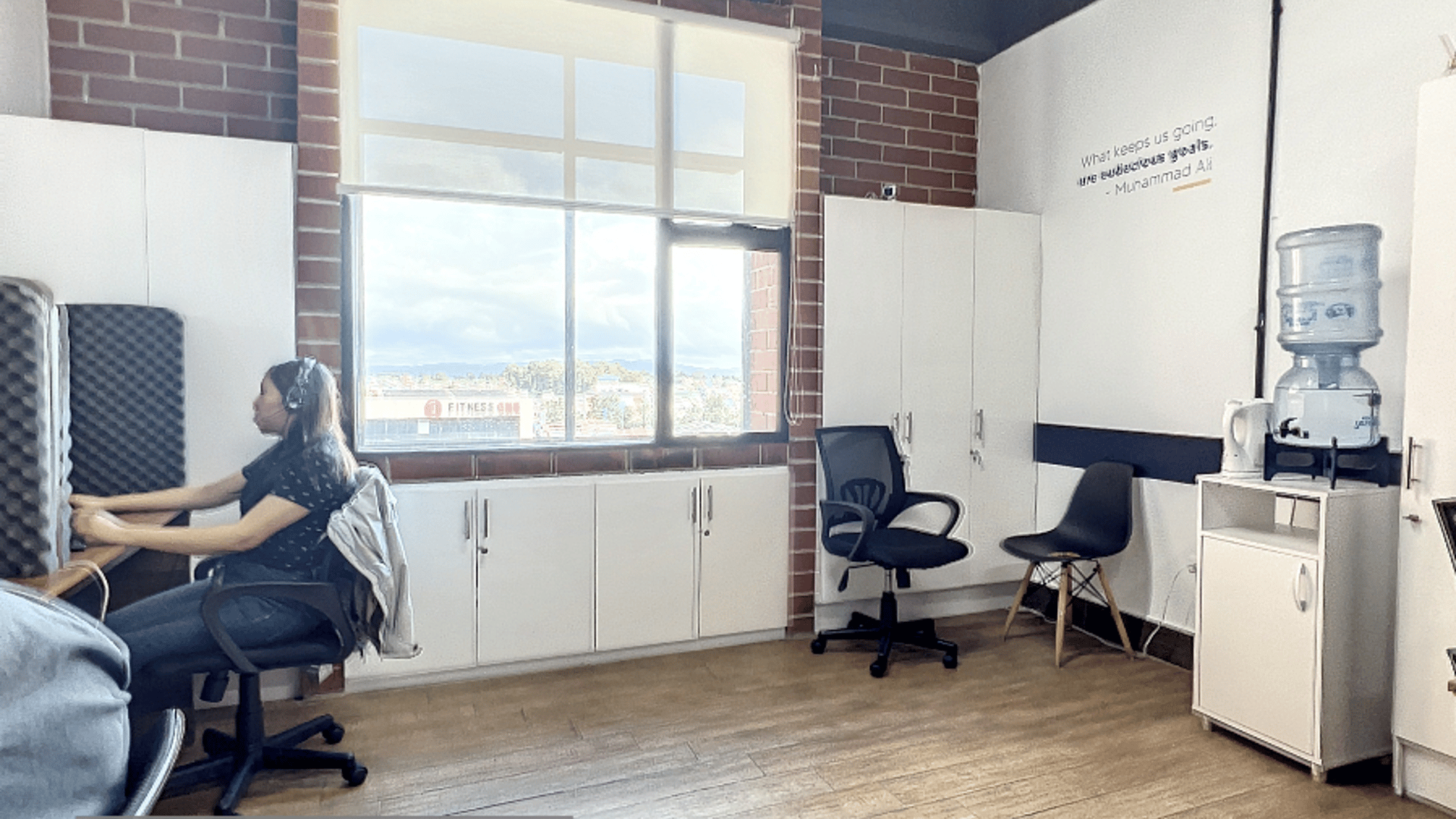 DISTRITO MIRAFLORES / Oficina en Renta, zona 11 - Miniatura 4