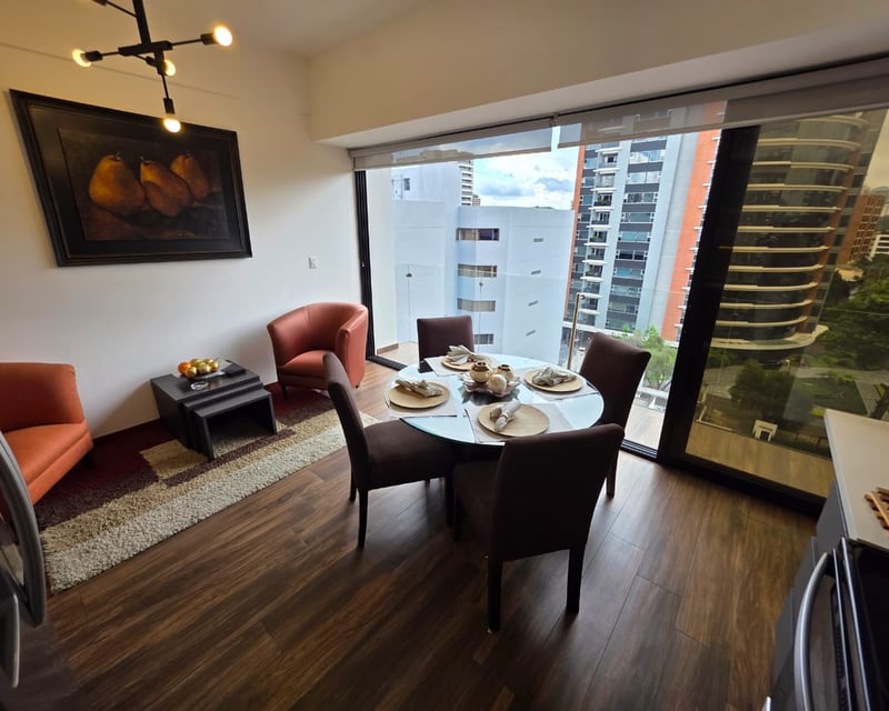Apartamento amueblado de 1 habitacion en renta en zona 10 Ref-5291