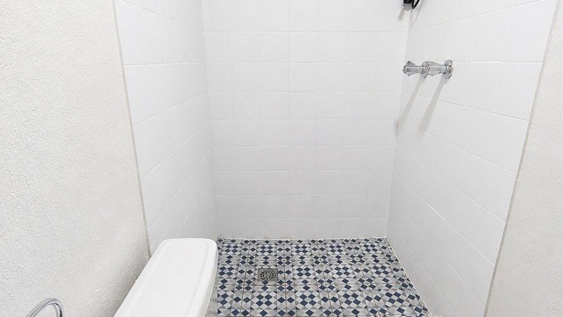 Apartamento Amueblado en Renta – Edificio Reforma Montúfar, Zona 10 - Miniatura 9
