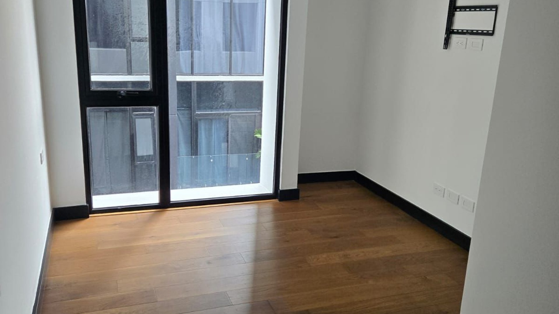 Renta de apartamento Villa Mariscal zona 11 - 3 habitaciones Ref-5940 - Miniatura 2