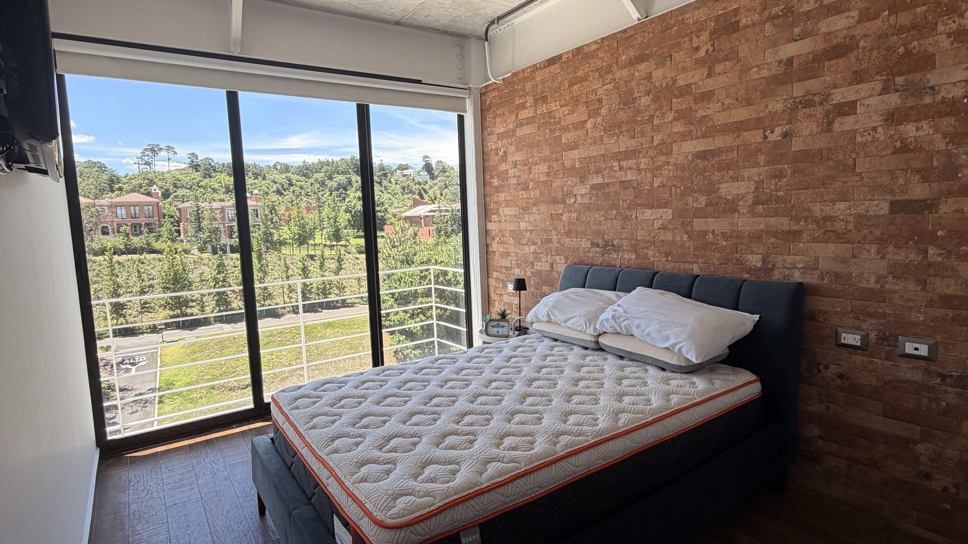 Apartamento en Alquiler Edificio Shift Cayalá, zona 16  - Image 1