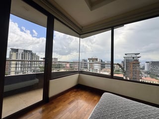 Apartamento amueblado en Renta zona 10 - 5
