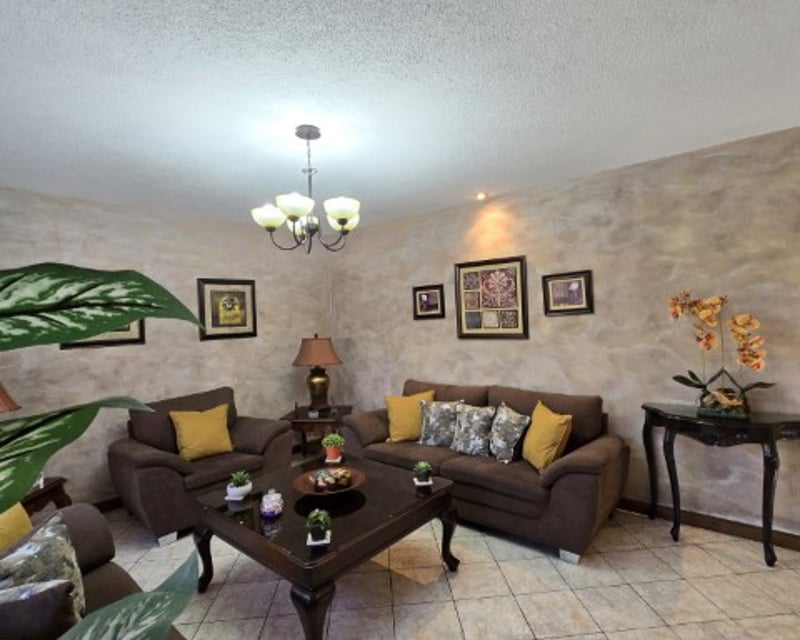 Casa en Venta Zona 11 Ciudad de Guatemala Las Charcas