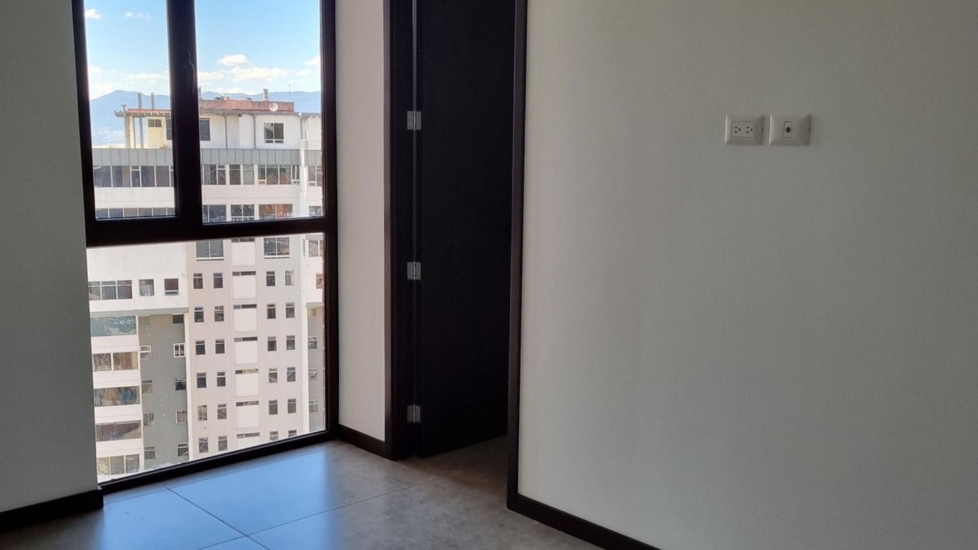APARTAMENTO EN ALQUILER EN ZONA 15 SAN LAZARO - Miniatura 12
