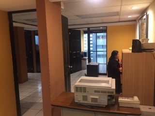 Oficina en renta y venta, Paladium zona 10. - 4