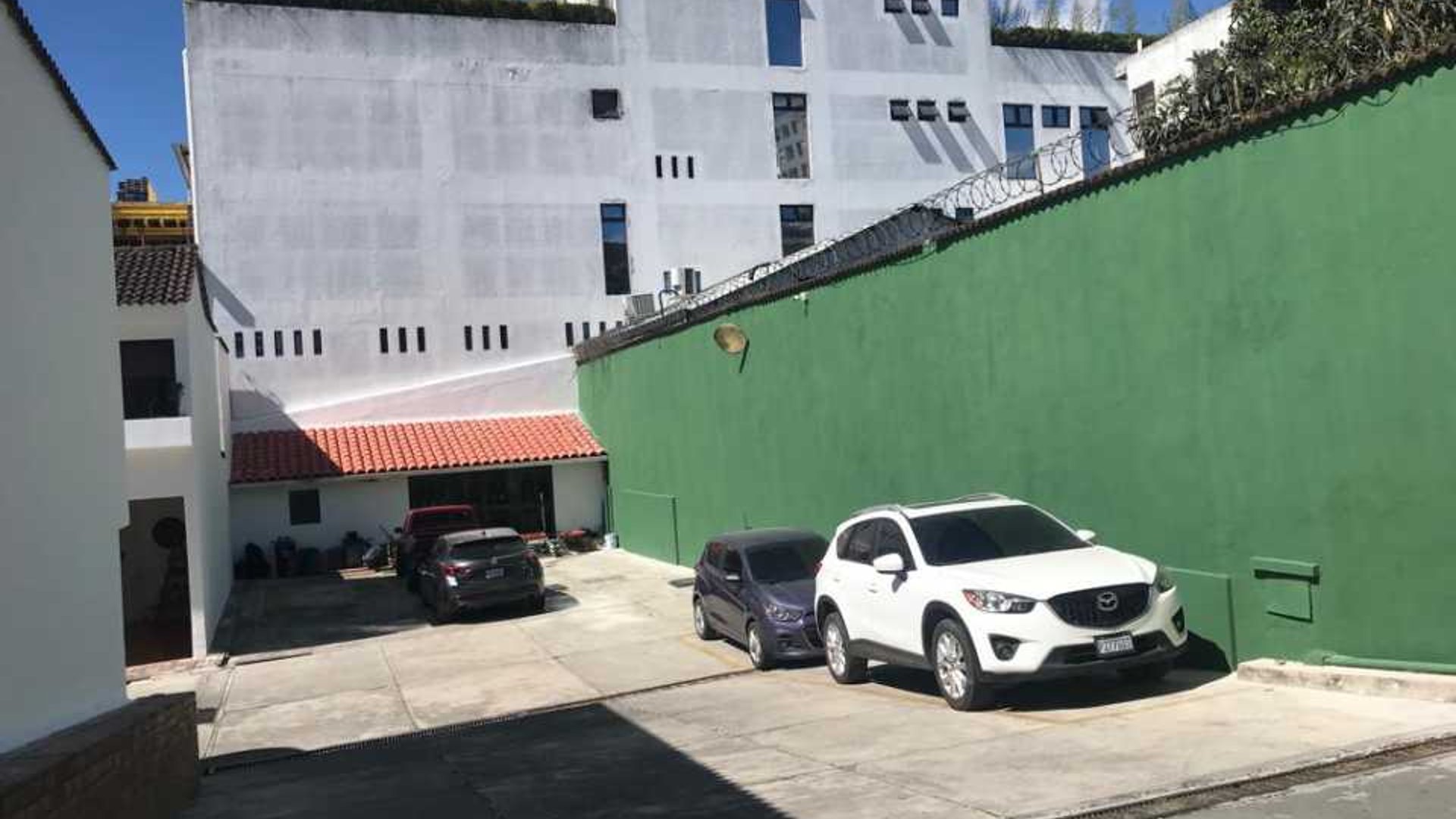 Casa en Venta Zona 14 . Condominio Villas de San Francisco - Miniatura 16