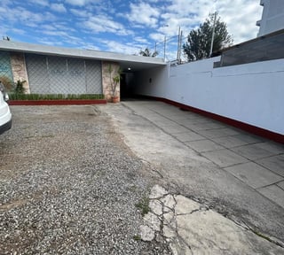 Venta de casa en zona 13 fuera de garita entre Américas e Hincapie