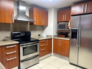 Apartamento Amueblado en Renta, Zona 14 Edificio Marqués del Valle - Image 6