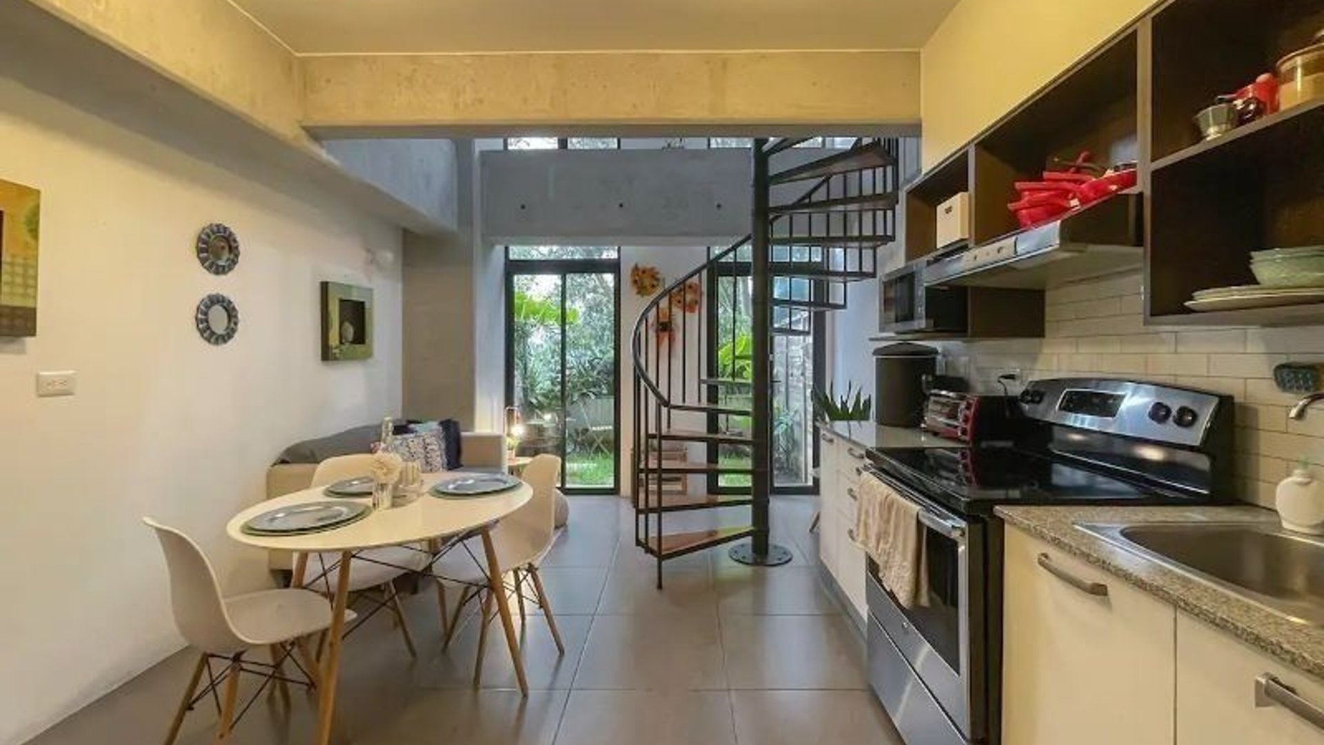 FABRA/ Apartamento  Amueblado en Venta zona 10