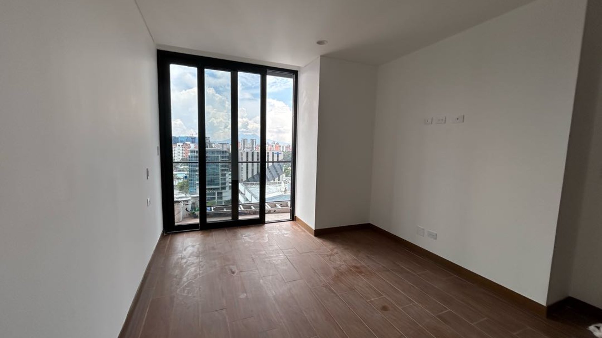 Apartamento en Venta FERRE DIEZ, Zona  10 Cesión de Derechos - Miniatura 4