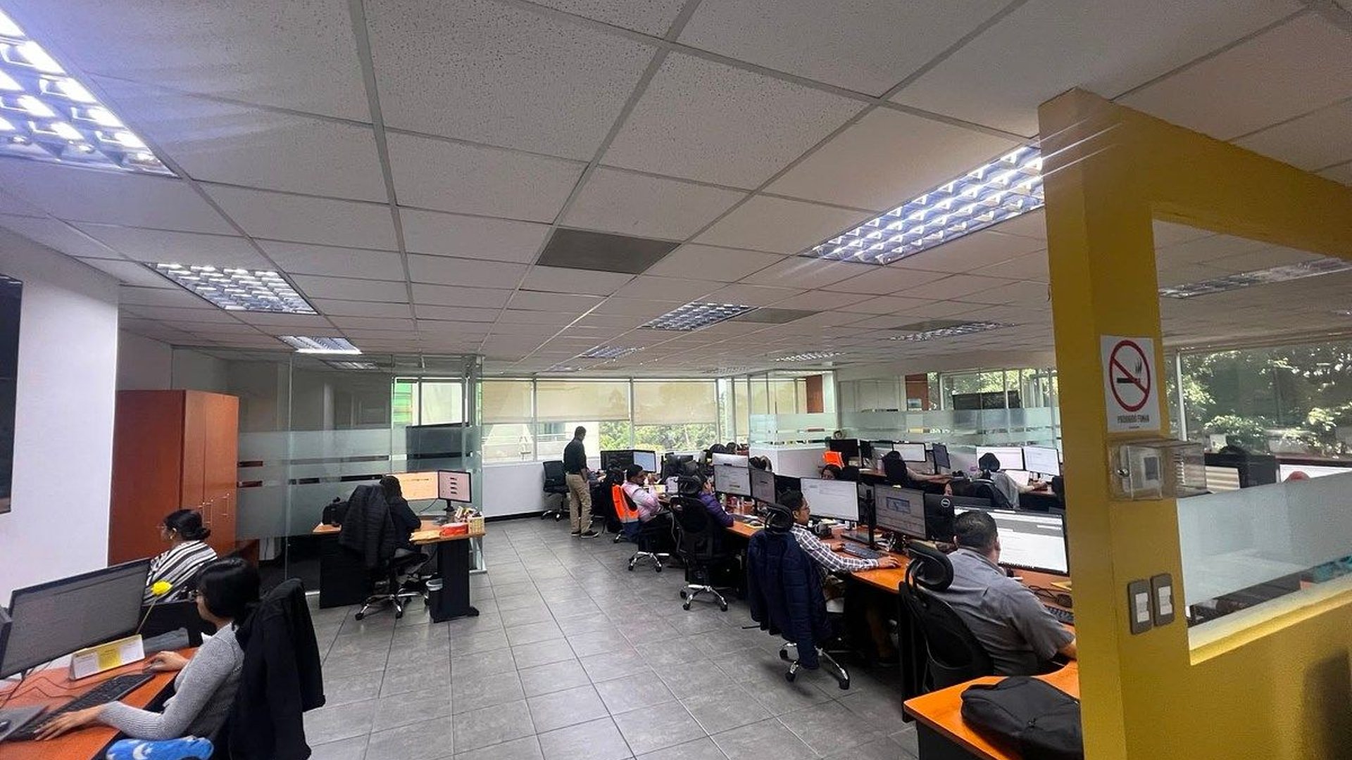 Oficina en venta, Zona 10 - Miniatura 3
