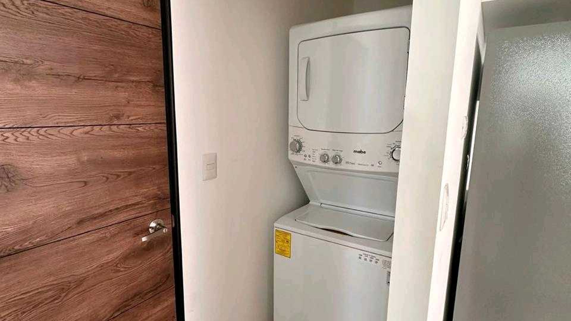 APARTAMENTO EN VENTA PARA INVERSIONISTA ???? Edificio Senseti, zona 10 - Miniatura 9