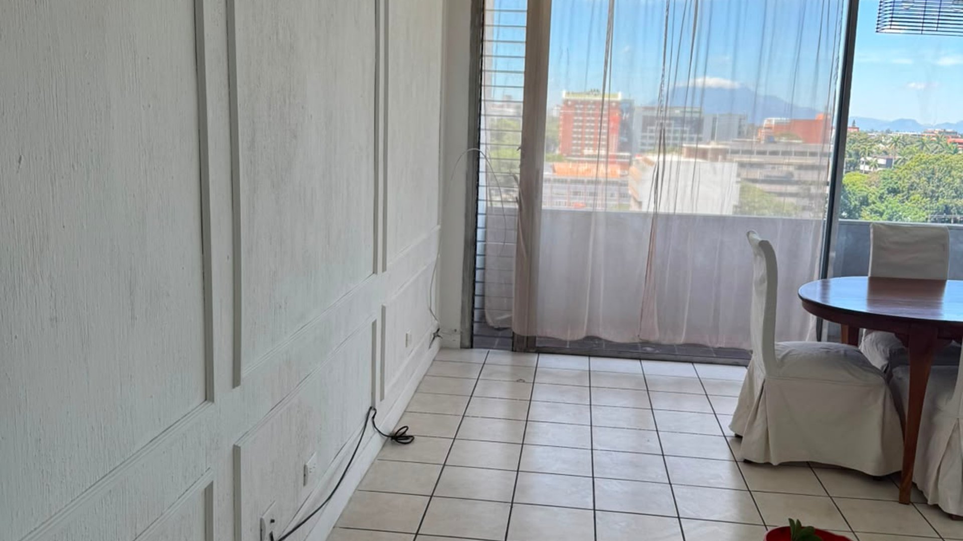 Apartamento Amueblado en Renta en Zona 9 - Miniatura 7