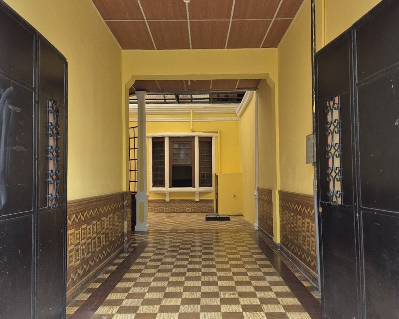 Rento Casa Grande para Oficinas o entidades en zona 2